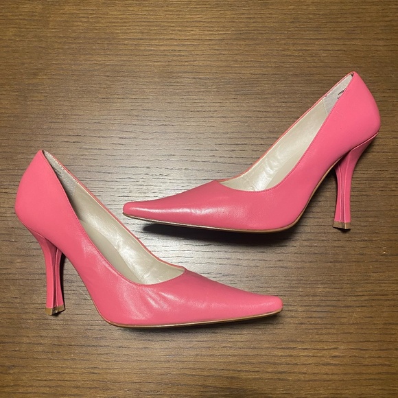 Guess Pink Leather Pumps - Picture 5 of 10